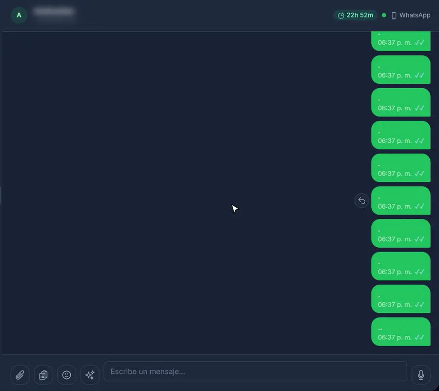 Animación: se abre el selector de stickers, se envía uno y llega la respuesta del cliente con otro sticker.